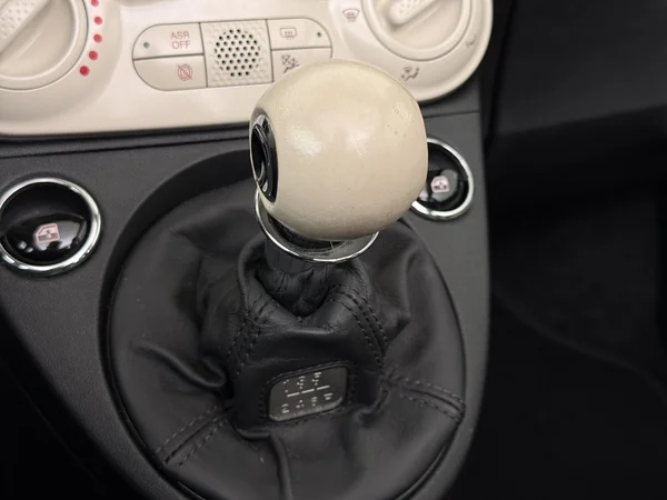 FIAT 500C (2021) — foto 4 van 25