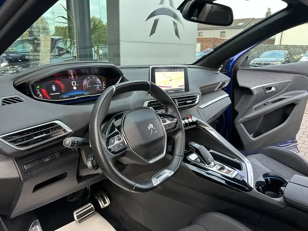 Peugeot 3008 (2018) — foto 2 van 22