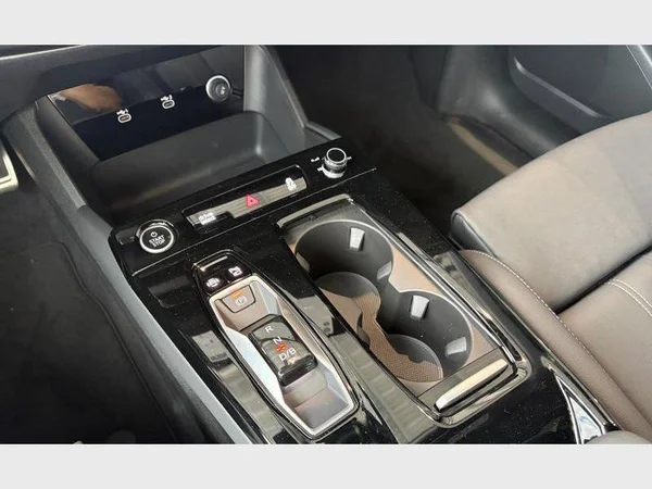 AUDI Q6 e-tron (2026) — foto 5 van 21