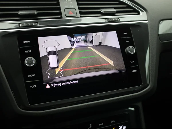 VOLKSWAGEN Tiguan eHybrid (PHEV) (2024) — foto 13 van 21