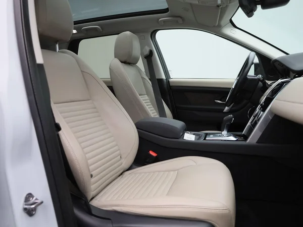 Land Rover Discovery Sport (2021) — foto 33 van 50