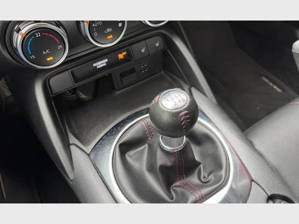 Mazda MX-5 (2020) — foto 18 van 27