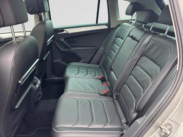 VOLKSWAGEN Tiguan Dsl (2017) — foto 11 van 19