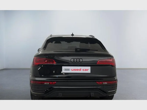 Audi Q5 Sportback (2022) — foto 34 van 36
