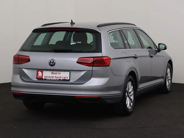 VOLKSWAGEN Passat Variant (2022) — foto 23 van 29