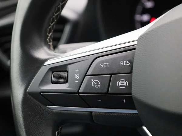 SEAT Leon (2023) — foto 13 van 37