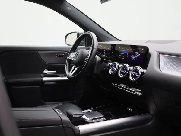 Mercedes-Benz EQA (2023) — foto 33 van 45