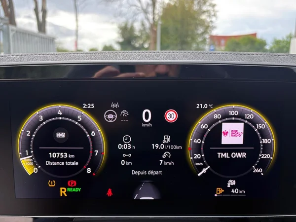 VOLKSWAGEN Passat SW (2025) — foto 6 van 24