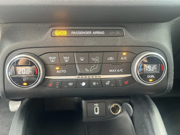 Ford Focus (2018) — foto 9 van 19