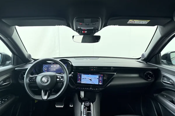 Alfa Romeo Junior (2025) — foto 19 van 19