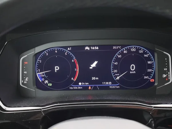 Volkswagen Touran (2023) — foto 5 van 31
