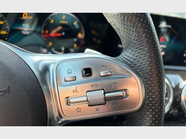 Mercedes-Benz A 180 (2022) — foto 11 van 27