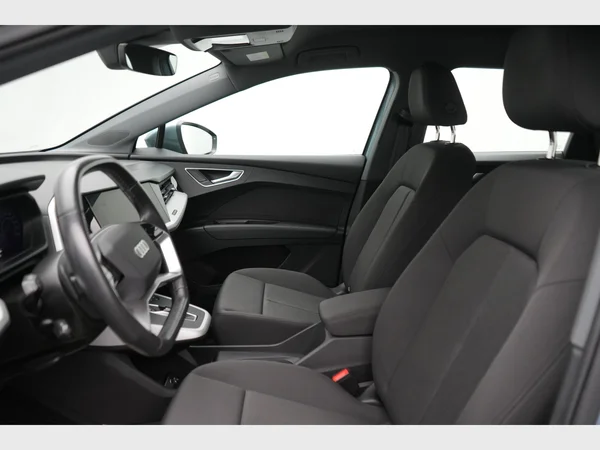 AUDI Q4 e-tron (2021) — foto 8 van 31