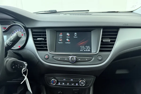 Opel Crossland (2022) — foto 3 van 17