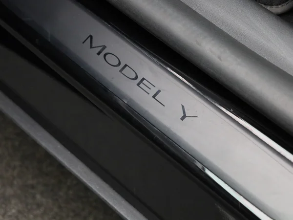 Tesla Model Y (2023) — foto 21 van 39
