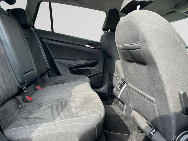 VOLKSWAGEN Golf VIII SW (2024) — foto 20 van 24