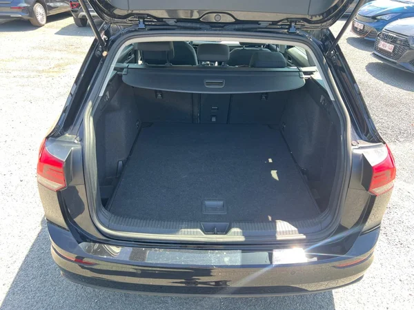 VOLKSWAGEN Golf VIII SW (2022) — foto 13 van 24
