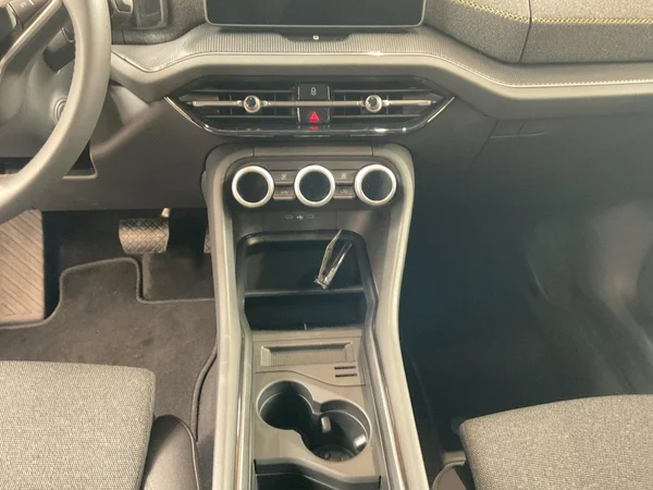 SKODA Kodiaq (2025) — foto 3 van 24