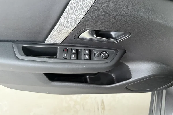 Citroen C4 (2024) — foto 8 van 21