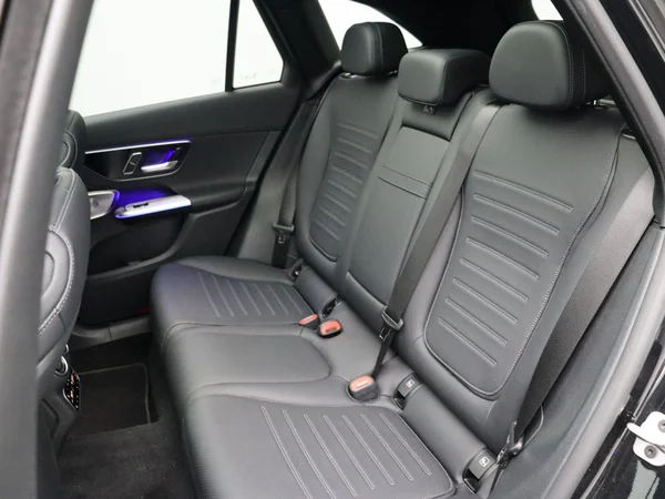 Mercedes-Benz GLC (2024) — foto 17 van 35