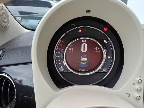 Fiat 500C (2022) — foto 2 van 18