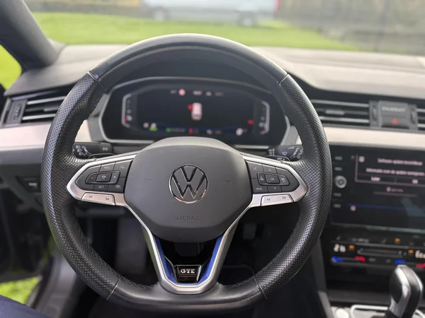 Volkswagen Passat (2021) — foto 9 van 12