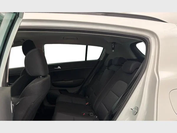 Kia Sportage (2021) — foto 6 van 15