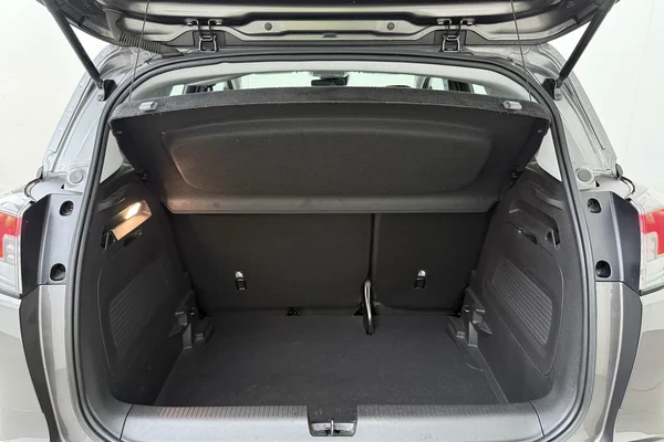 Opel Crossland (2022) — foto 19 van 23