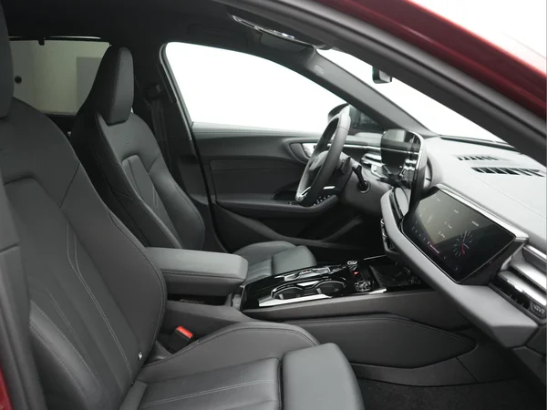 AUDI A5 Avant (2024) — foto 13 van 35