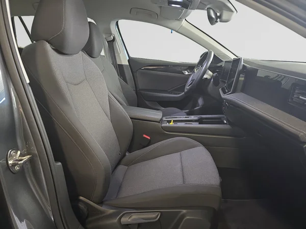 VOLKSWAGEN Passat SW (2024) — foto 6 van 12