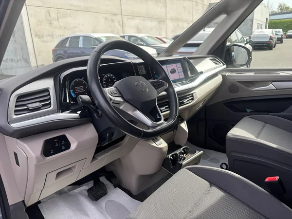 VOLKSWAGEN Multivan T7 Long (2025) — foto 4 van 22