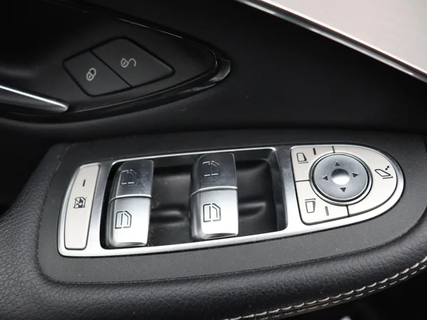 Mercedes-Benz GLC (2022) — foto 26 van 26