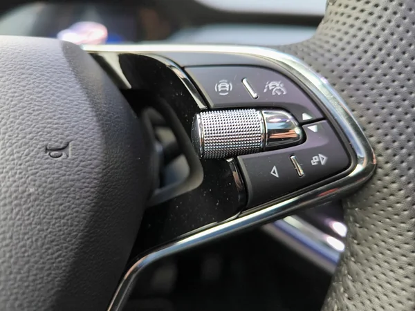 SKODA Enyaq Coupé (2025) — foto 6 van 37