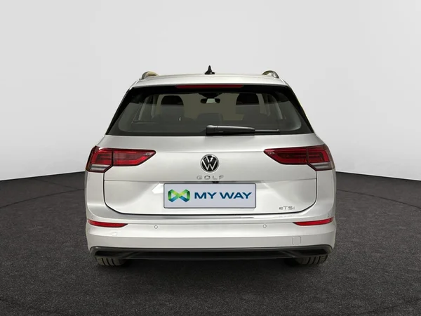 VOLKSWAGEN Golf VIII SW (2024) — foto 9 van 15