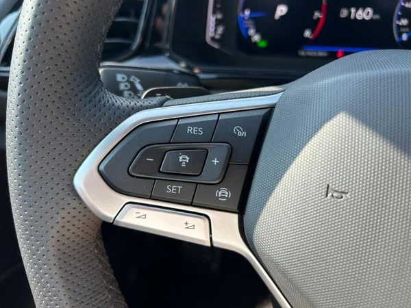 VOLKSWAGEN T-Roc (2025) — foto 15 van 31