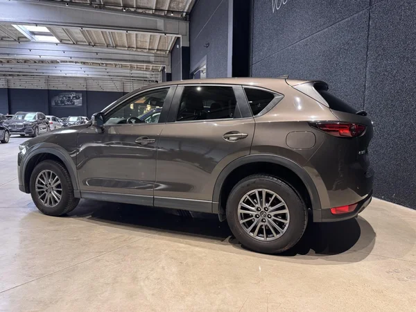 Mazda CX-5 (2018) — foto 17 van 22