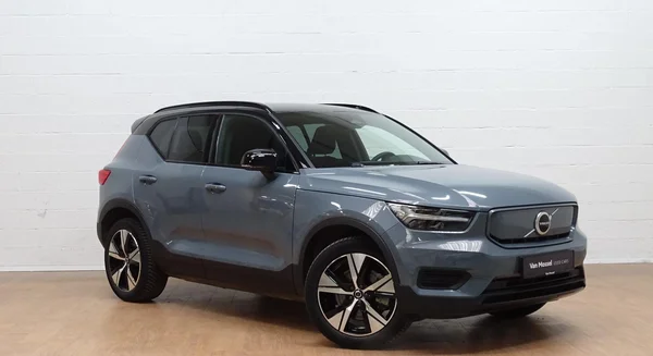 Volvo XC40 (2023) — foto 12 van 28