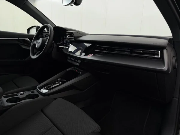 AUDI A3 Sportback (2025) — foto 10 van 18