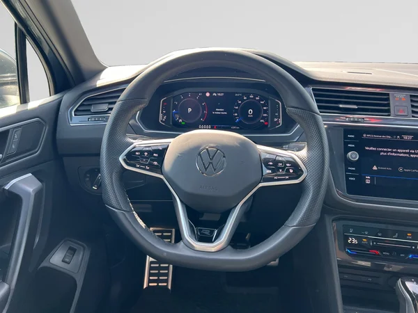 VOLKSWAGEN Tiguan Allspace (2024) — foto 16 van 18