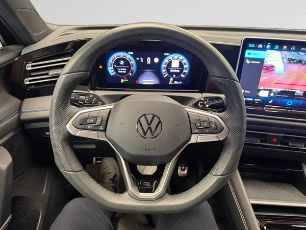 VOLKSWAGEN Tiguan (2025) — foto 4 van 24