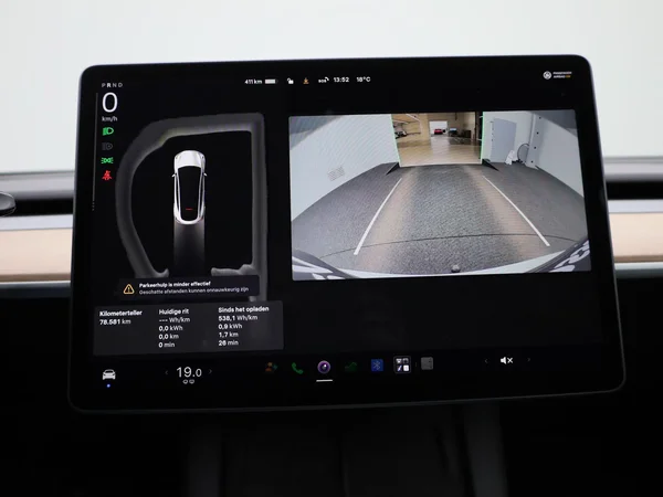 Tesla Model Y (2022) — foto 22 van 42
