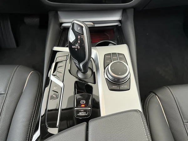 BMW 520 (2022) — foto 4 van 29