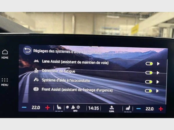 Skoda Octavia Combi (2023) — foto 14 van 28