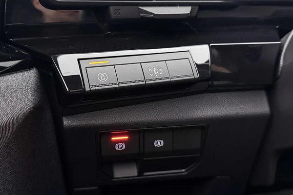Renault Austral E-Tech (HEV) (2025) — foto 17 van 36