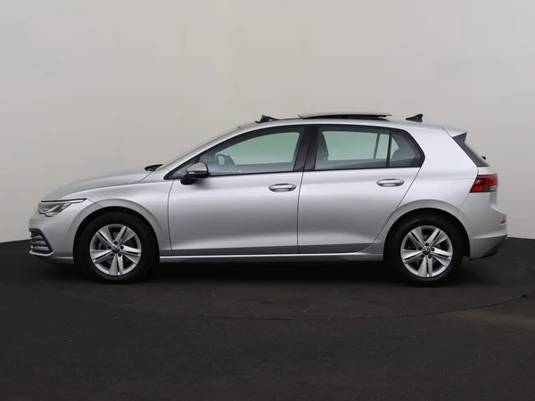 VOLKSWAGEN Golf (2021) — foto 12 van 30