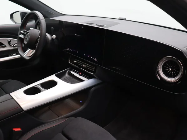 Mercedes-Benz CLA (2025) — foto 15 van 25