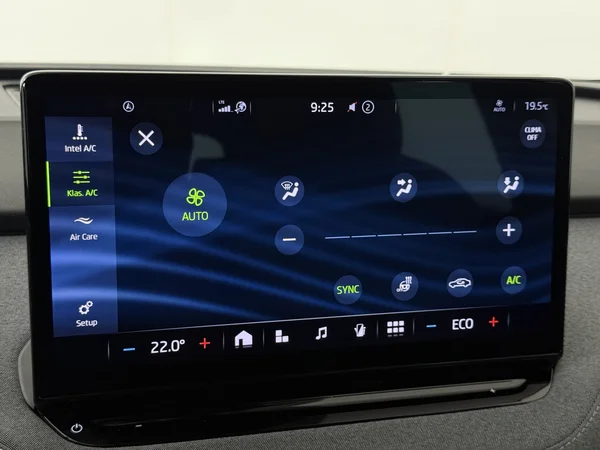 SKODA Enyaq (2022) — foto 18 van 32