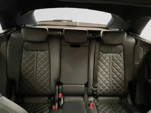 AUDI Q8 (2020) — foto 20 van 23
