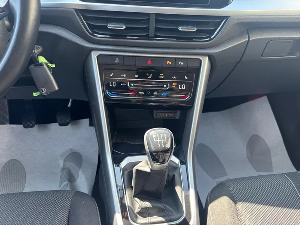 VOLKSWAGEN T-Roc (2023) — foto 5 van 19