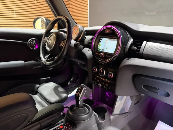 Mini Cooper (2019) — foto 6 van 22